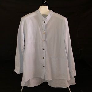 Pinstriped searsucker long-sleaved top.